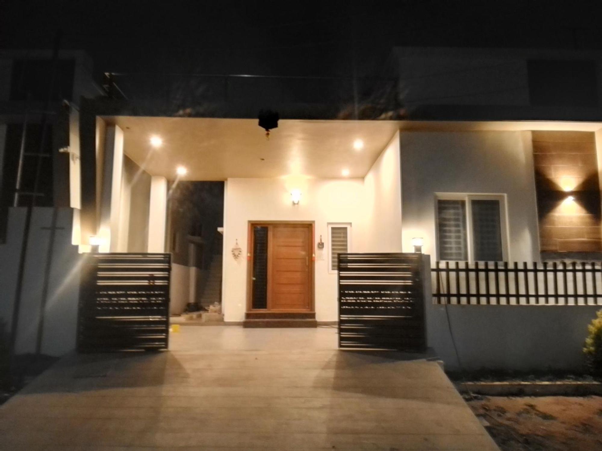 Shi'S 2Bhk Individual Villa @ Коимбаторе Екстериор снимка